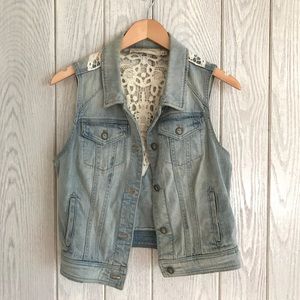 Pilcro / Anthropologie Denim Vest w Lace, Medium